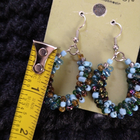 Pretty Multi Colored Earrings - Picture 2 of 3